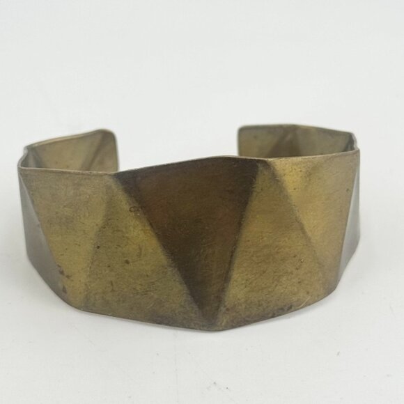 Vintage gold hammered metal cuff bracelet - Picture 1 of 5